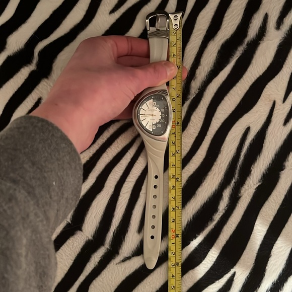 Cream rubber Umbro watch U456 - Picture 2 of 4